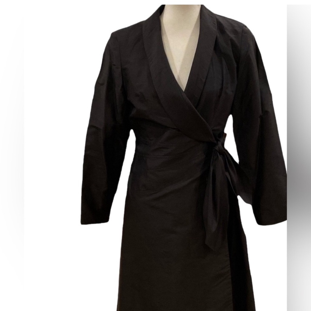 Black Wrap silk dress  with Tie Belt and V-Neckline Sz 8 P